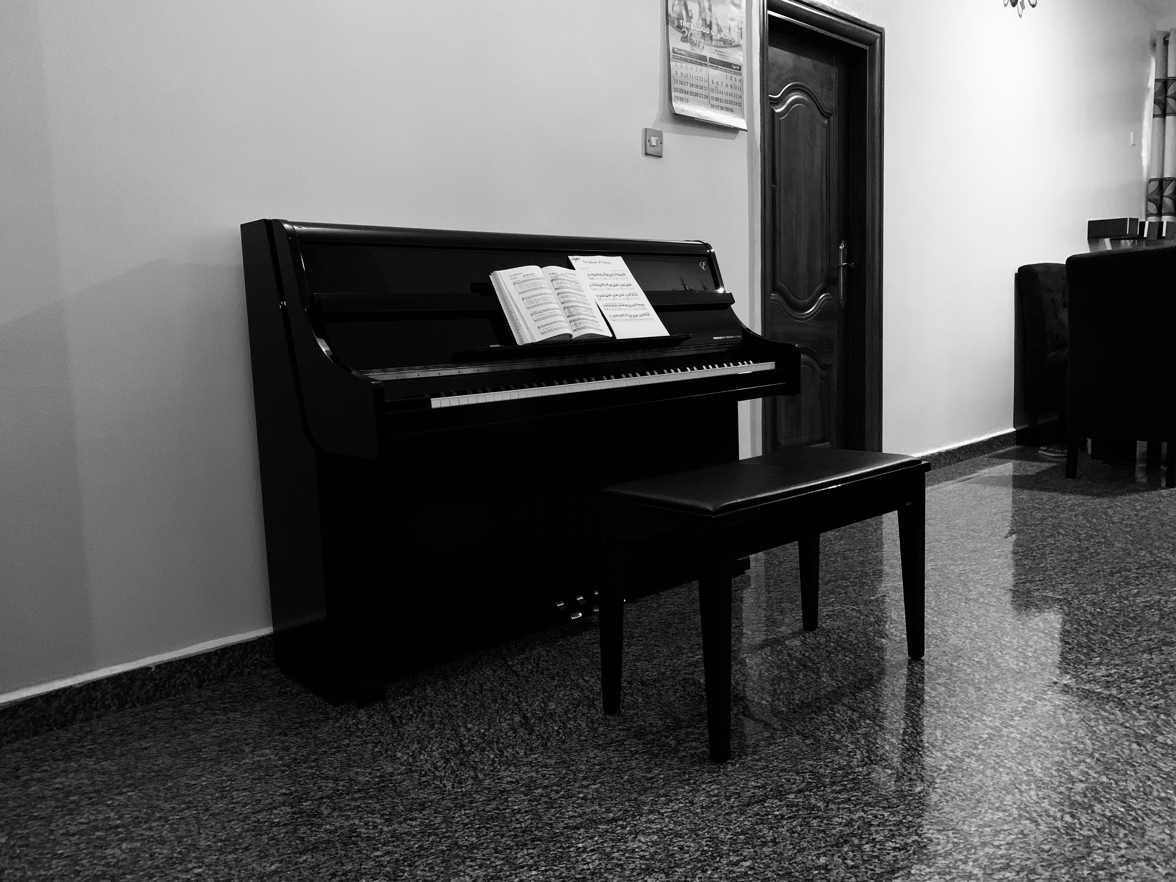 a photo of an essex piano.